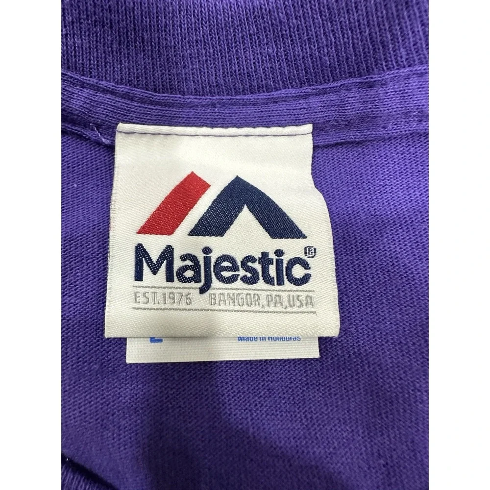 Majestic Los Angeles Lakers Men;s Purple T Shirt Size Large‎